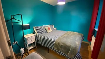 2 phòng ngủ, bàn ủi/dụng cụ ủi quần áo