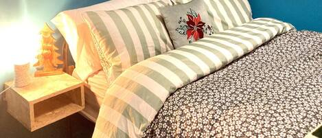 2 bedrooms, iron/ironing board, free WiFi