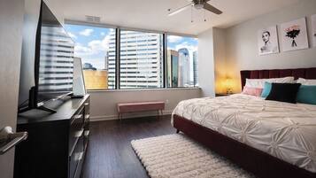 1 slaapkamer, een bureau, een strijkplank/strijkijzer, gratis wifi