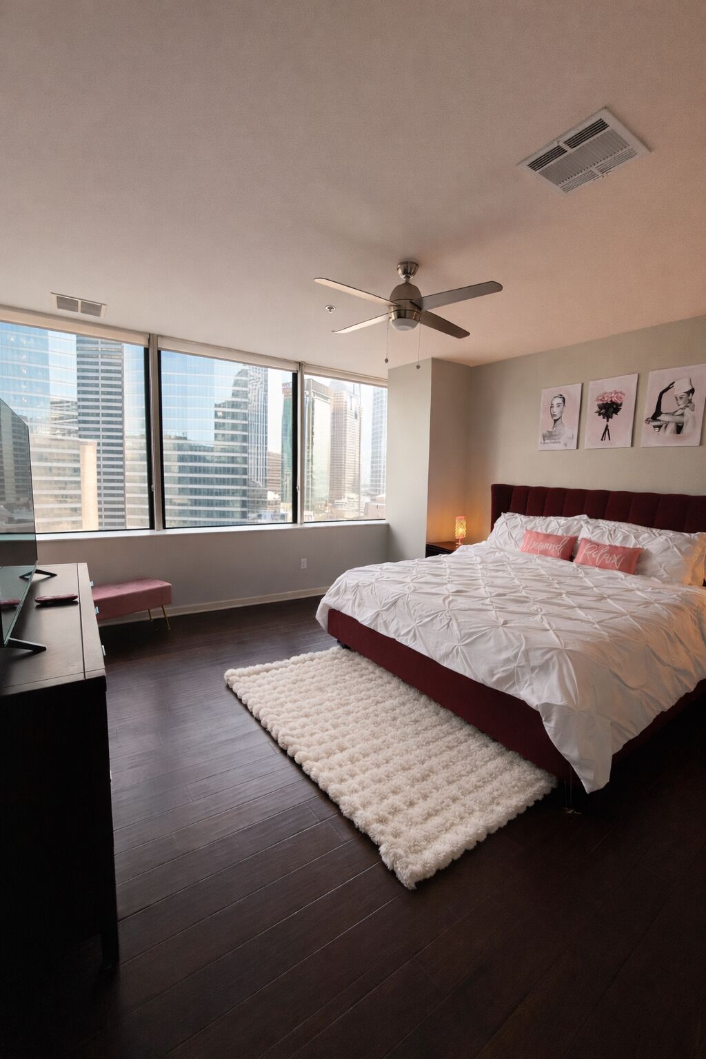 1 室のベッドルーム、デスク、アイロン / アイロン台、WiFi (無料)