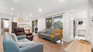 Living area - Secluded Seaside Hideaway (Rye)