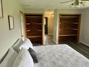 1 bedroom, desk, iron/ironing board, WiFi