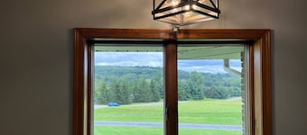 King Suite w/ Soaking Tub + Game Room + Firepit