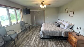 1 habitación, escritorio, tabla de planchar con plancha y wifi