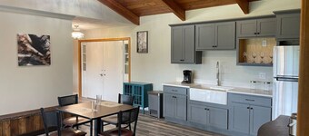 Charming Queen Suite w/ Shared Firepit + Game Room