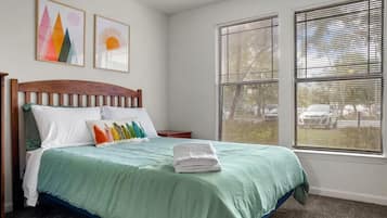 4 bedrooms, iron/ironing board, bed sheets