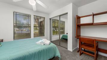 4 bedrooms, iron/ironing board, WiFi, bed sheets