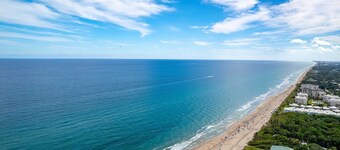 Modern home near downtown & beach w/ hammock