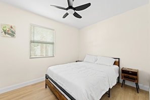 2 Schlafzimmer, Bügeleisen/Bügelbrett, WLAN, Bettwäsche