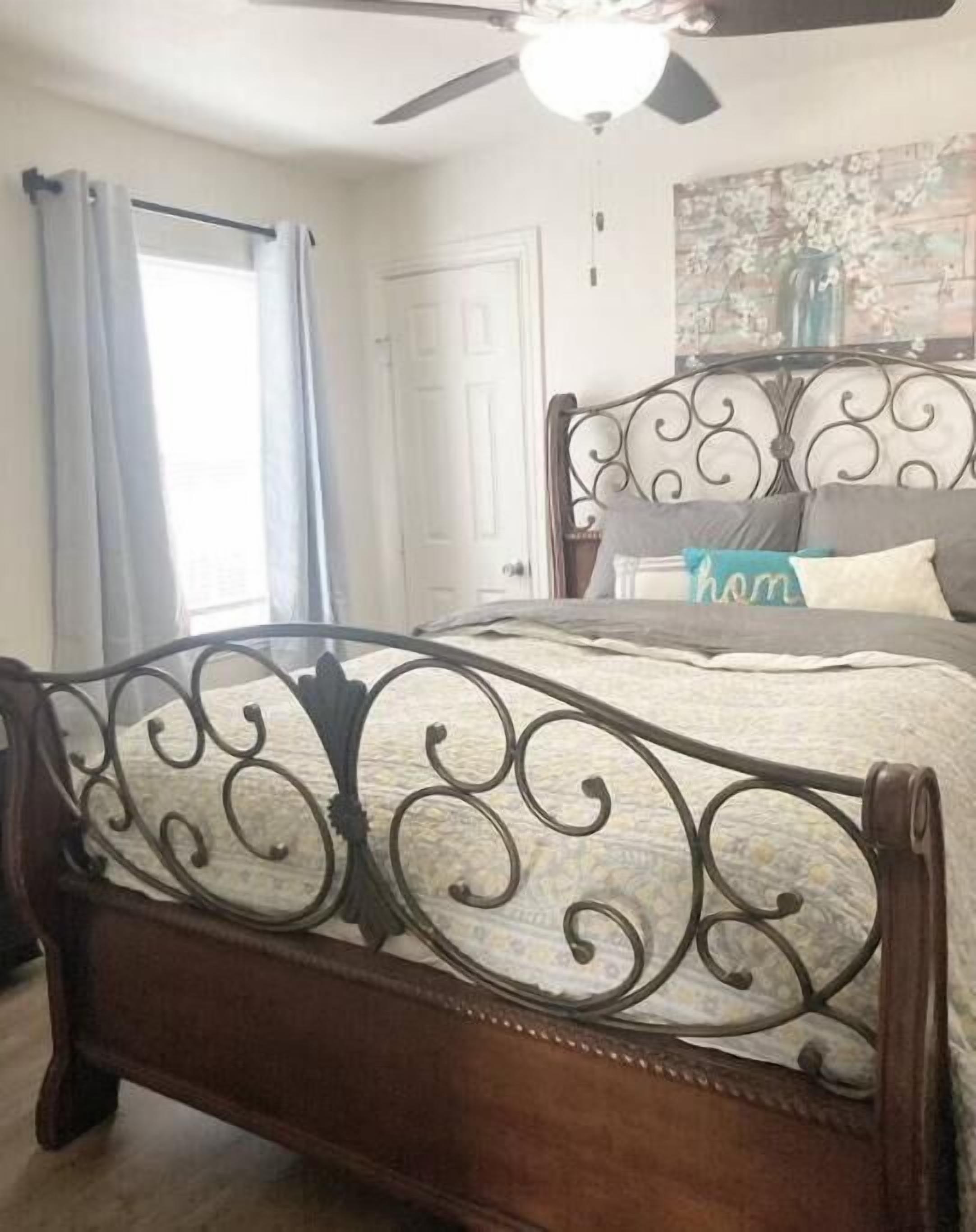 4 bedrooms, iron/ironing board, free WiFi, bed sheets