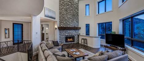 Una televisión, una oficina