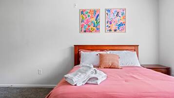 4 bedrooms, desk, iron/ironing board, WiFi