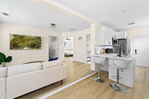 Boynton Beach Home w/ outdoor hammock