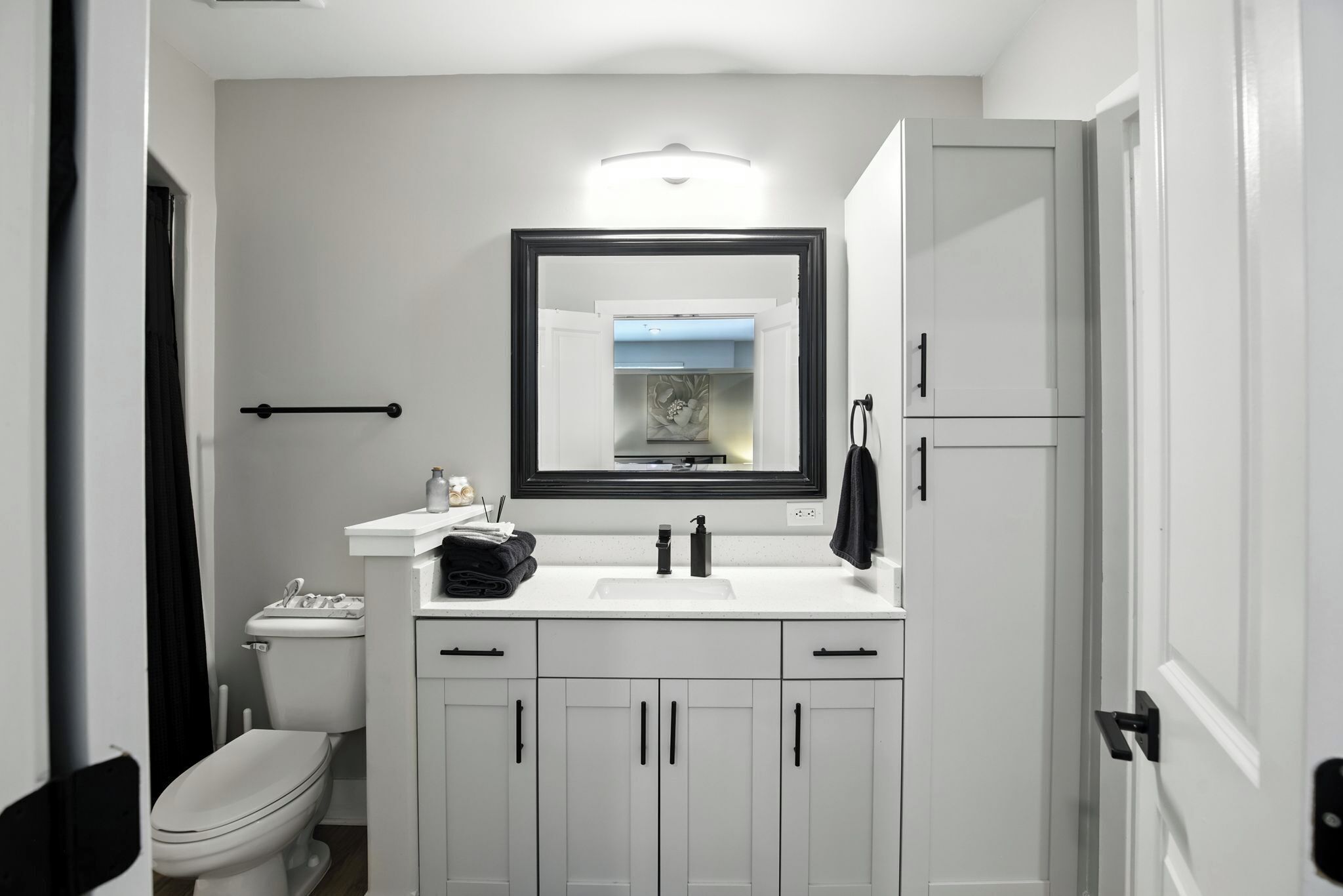 Toallas, jabón, papel de baño 