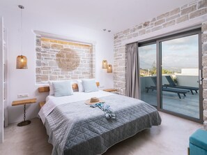 2 bedrooms, iron/ironing board, travel crib, free WiFi - Triades Villas 3, Traumhafte Natursteinvilla mit Salzwasserpool, Ruhige Umgebung (Sivas)