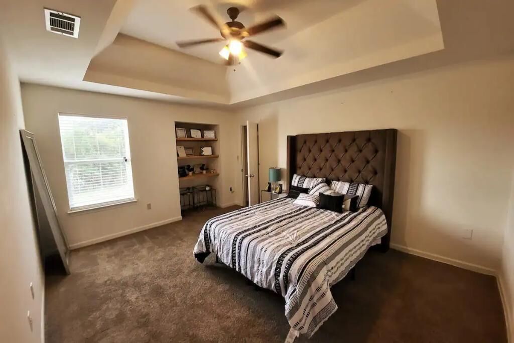 6 chambres, fer et planche à repasser, lit parapluie, Wi-Fi gratuit