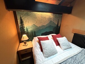 1 bedroom, iron/ironing board, free WiFi, bed sheets