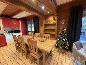 Dining - LE RENNE  Chalet en bois au calme avec SPA Jacuzzi (La Bresse)