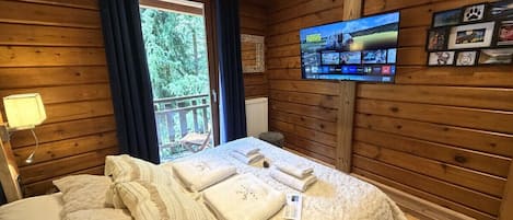 3 chambres, fer et planche à repasser, Wi-Fi gratuit, draps fournis