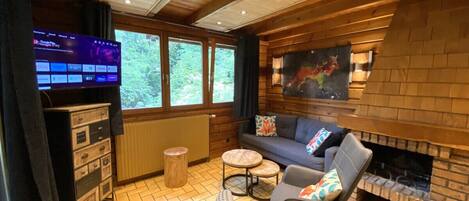 Télévision, cheminée