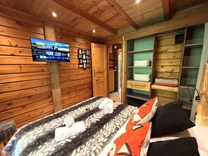 3 chambres, fer et planche à repasser, Wi-Fi gratuit, draps fournis