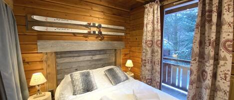 3 chambres, fer et planche à repasser, Wi-Fi gratuit, draps fournis