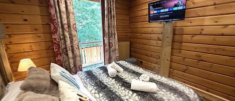 3 dormitorios, tabla de planchar con plancha, wifi gratis y ropa de cama