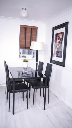 Apartment | Dining - Stunning 2-bed Apartment in London (London)