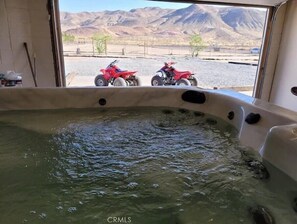Indoor spa tub