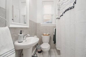 Hårføner og håndklær