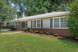 Exterior - East Memphis 4bed + 2 bath Home (Memphis)