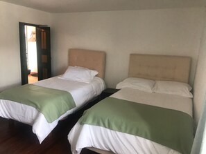 3 bedrooms, WiFi, bed sheets - Casa en Pueblo Colonial (Monguí)