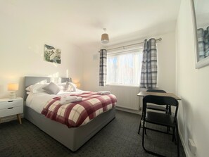 3 bedrooms, iron/ironing board, free WiFi, bed sheets