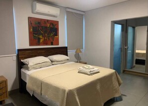 2 chambres, fer et planche à repasser, Wi-Fi gratuit, draps fournis