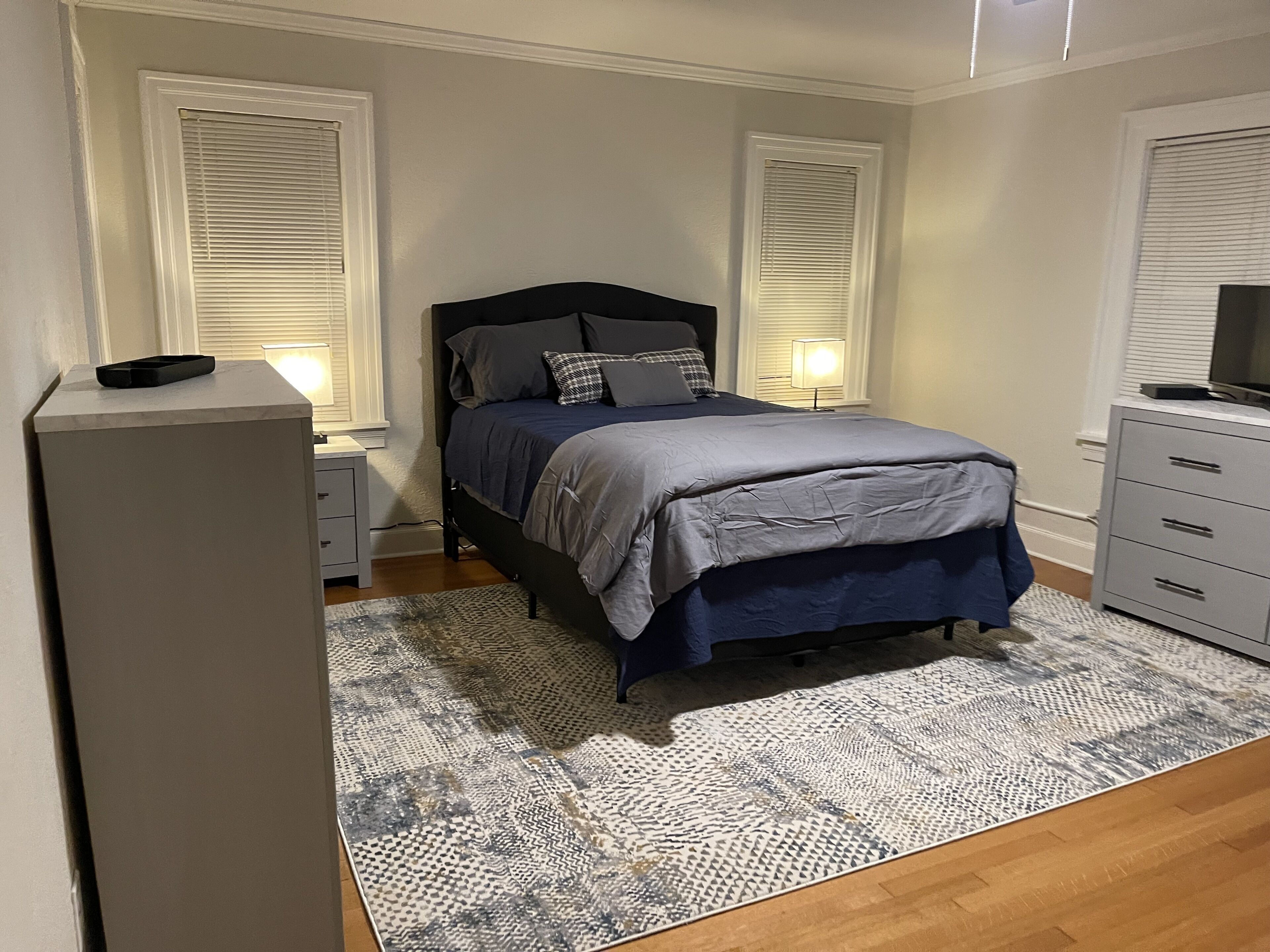 2 chambres, fer et planche à repasser, Wi-Fi, draps fournis