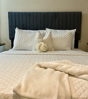 2 habitaciones, tabla de planchar con plancha, wifi y ropa de cama