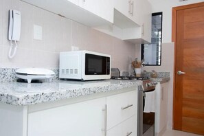 Kühlschrank, Geschirrspüler