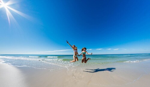 Whimsy! New ! Sleeps 19 ! Pool!