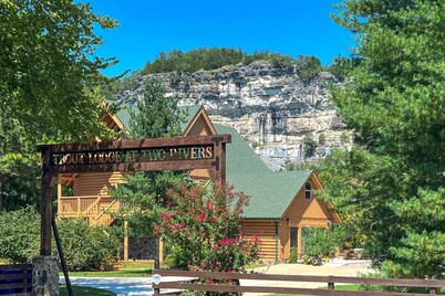 Luxury Riverfront Lodge Fishing, Hot Tub & Ozark Views”
