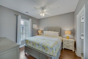 2 室のベッドルーム、デスク、アイロン / アイロン台、WiFi (無料)