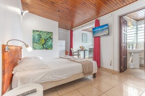 Strykejern/-brett, wi-fi (inkludert) og sengetøy