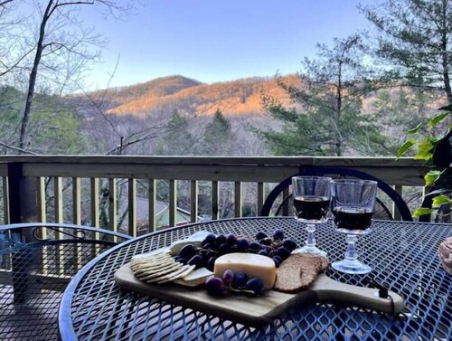 MtView TheaterGameRm Heated Floors Fire-pit Playground Tennis and Basketball 