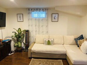 Living area - Cozy & Private One Bedroom Apartment-  (Queens)