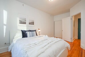 1 bedroom, desk, iron/ironing board, WiFi