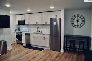 Refrigerador, microondas, horno, placa de cocina