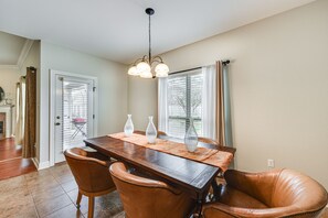 Dining - Spacious Zachary Home: 12 Mi to Baton Rouge! (Zachary)