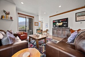 Smart TV - Snow Canyon Lodge R5053 |Snowbasin Skiing |Hot Tub (Mountain Green)