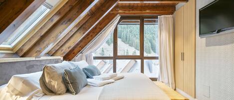 5 Schlafzimmer, Bügeleisen/Bügelbrett, Internetzugang, Bettwäsche