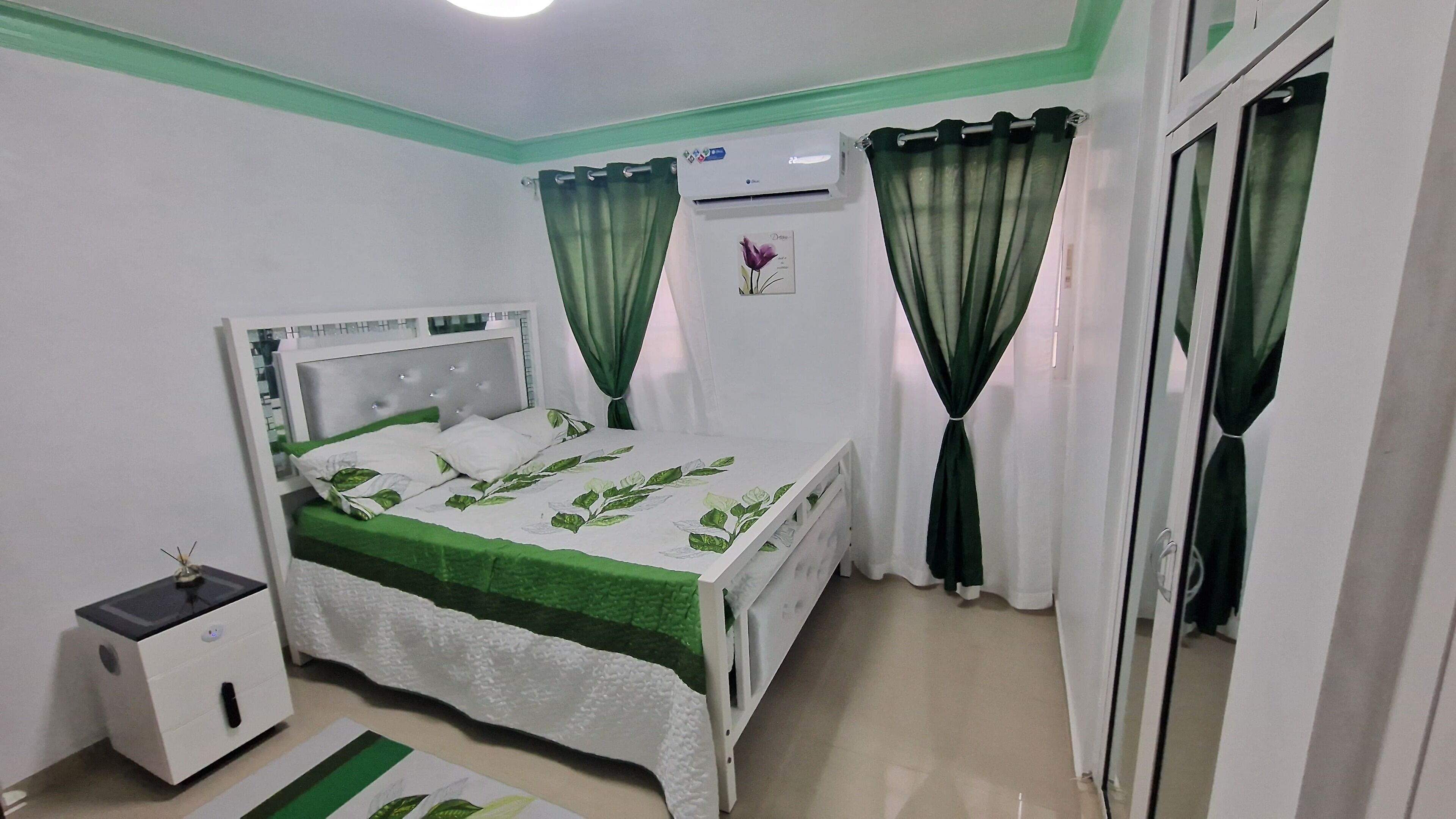 4 bedrooms, iron/ironing board, WiFi (free), bed sheets