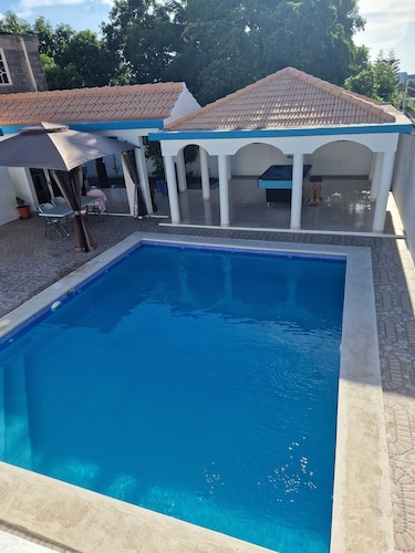 Lujosa Villa María de 2,034ft2 con piscina privada, 3 cocina, BBQ, Gacebo y más.